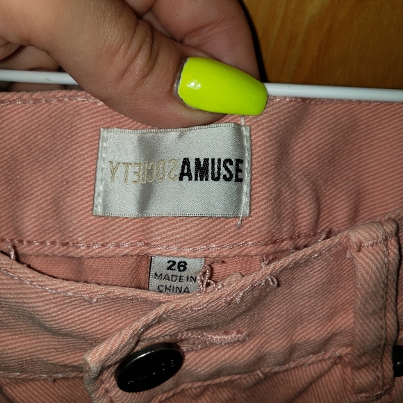 🌻NWT Distressed Coral Shorts - Picture 3 of 3